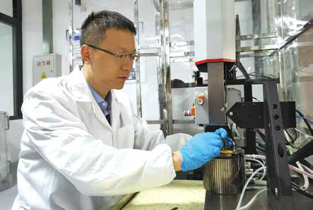 李飞：严谨治学是底色 需求导向是方向